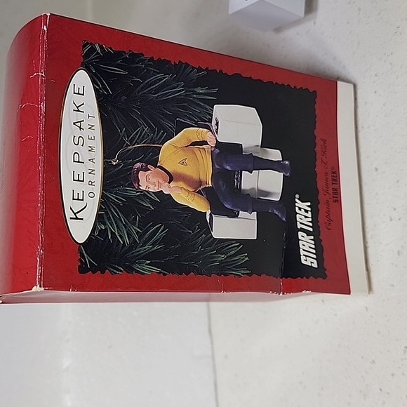 Captain Kirk. STAR TREK  Vintage Hallmark Keepsake Ornament 1995 - Picture 11 of 11